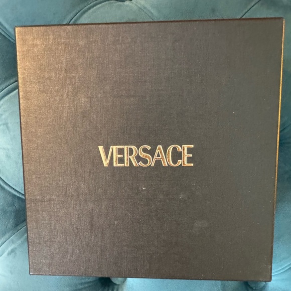 Versace La Medusa Thick Leather Belt! NEW … size 80cm with box - Picture 6 of 6